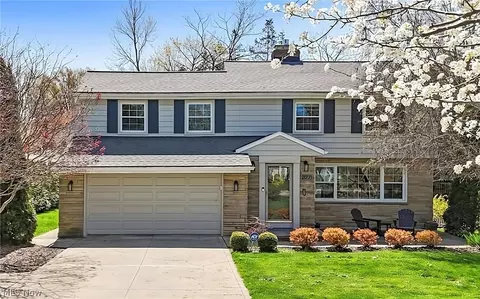 21771 Lake Rd, Rocky River, OH 44116