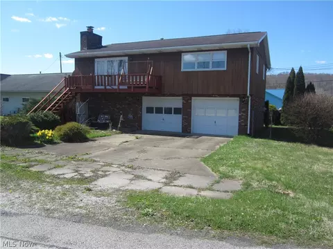 59 Front St, New Matamoras, OH 45742