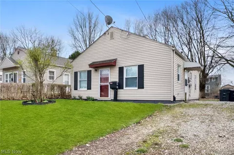 878 Reed Ave, Akron, OH 44306