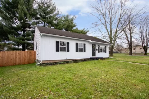 2978 Sahara Ave NE, Canton, OH 44705