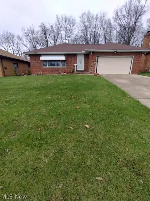 23915 Shurmer Dr, Warrensville Heights, OH 44128
