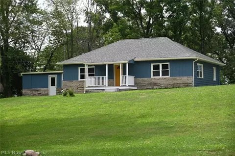 2160 Plymouth Dr, Uniontown, OH 44685