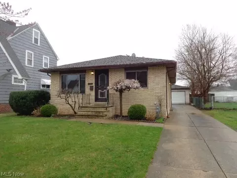 6211 Ridgewood Ave, Parma, OH 44129