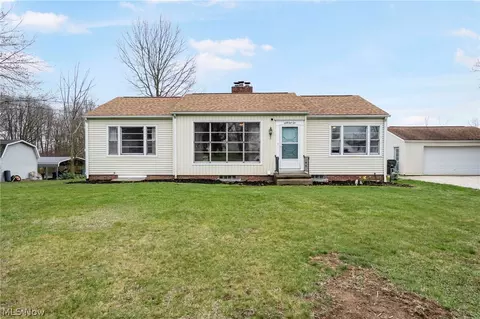 6110 Bosford St SW, Navarre, OH 44662
