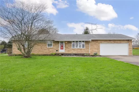 2783 Maplegrove Ave, Louisville, OH 44641