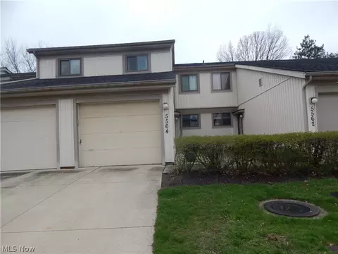 5564 Storrington Oval #214, Parma, OH 44134