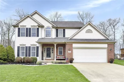 1147 Dover Dr, Medina, OH 44256
