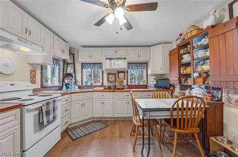 Kitchen - 2129 Dock Rd, Madison, OH 44057 photo 1 of 5