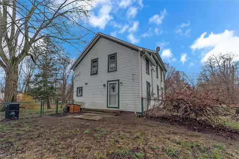 Exterior - 2129 Dock Rd, Madison, OH 44057 photo 9 of 13