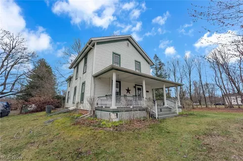 Exterior - 2129 Dock Rd, Madison, OH 44057 photo 2 of 13