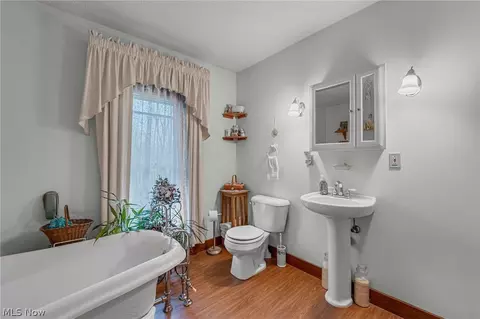 Bath - 2129 Dock Rd, Madison, OH 44057 photo 5 of 6