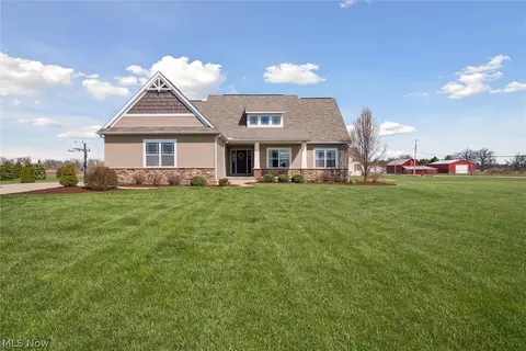 405 E Luchsinger Rd, Port Clinton, OH 43452