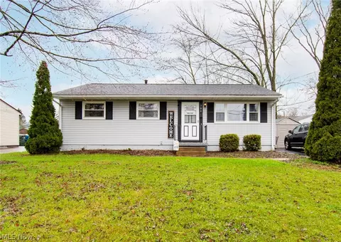 790 Gary Dr, Hubbard, OH 44425