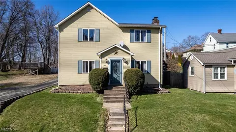 128-140 Leake St, East Palestine, OH 44413