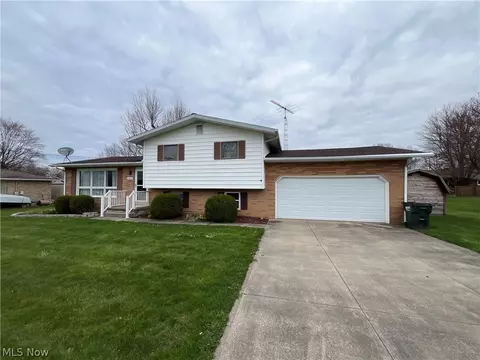 3484 Baldwin Ave, Alliance, OH 44601