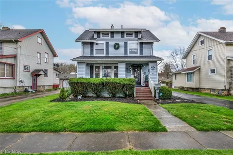 42 Orchard St, Newton Falls, OH 44444
