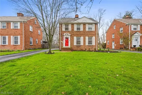 2368 Ashurst Rd, University Heights, OH 44118