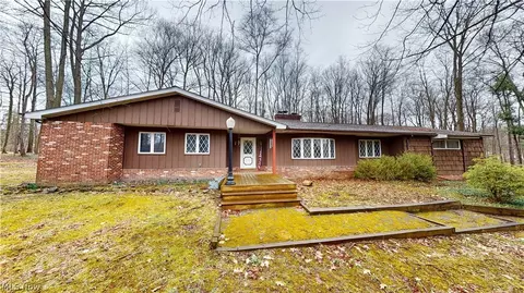 691 Circlewood Dr, Aurora, OH 44202