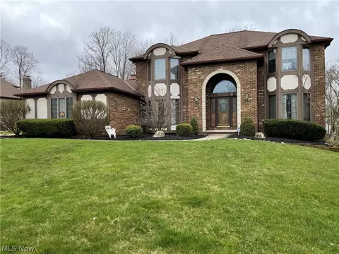7535 Andover Ln, North Royalton, OH 44133