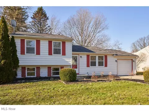 1096 Erin Dr, Kent, OH 44240