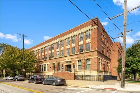 3200 Franklin Blvd #3, Cleveland, OH 44113