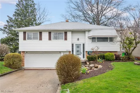 28879 Ridge Rd, Wickliffe, OH 44092