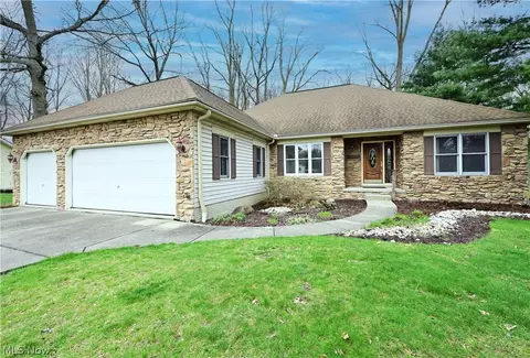 36170 Maple Dr, North Ridgeville, OH 44039