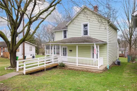 323 Washington Ave, Barberton, OH 44203