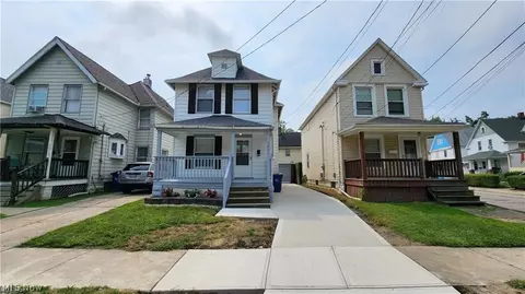 3921 Mapledale Ave, Cleveland, OH 44109