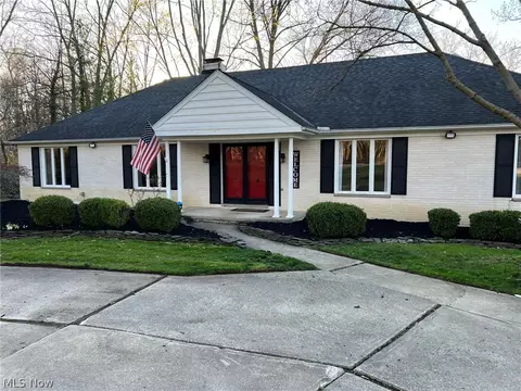 18692 Bennett Rd, North Royalton, OH 44133