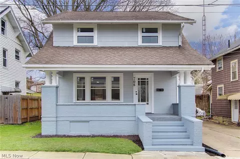 708 4th St NE, Massillon, OH 44646