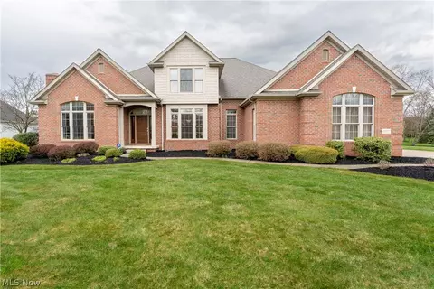 8207 Saint Patrick Ave NW, North Canton, OH 44720