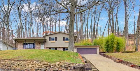 61 E Mohawk Dr, Malvern, OH 44644