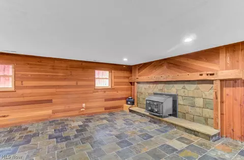 Living - 61 E Mohawk Dr, Malvern, OH 44644 photo 5 of 5