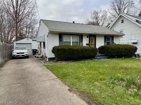 1385 Niagara Ave, Akron, OH 44305