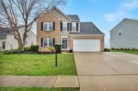 37567 Stoney Lake Dr, North Ridgeville, OH 44039