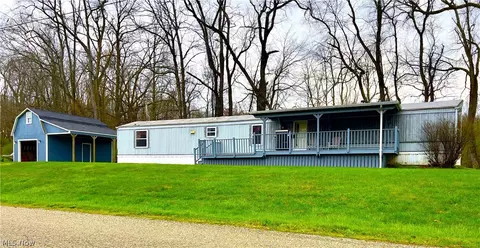 2255 Carmont Ave NW, Massillon, OH 44647