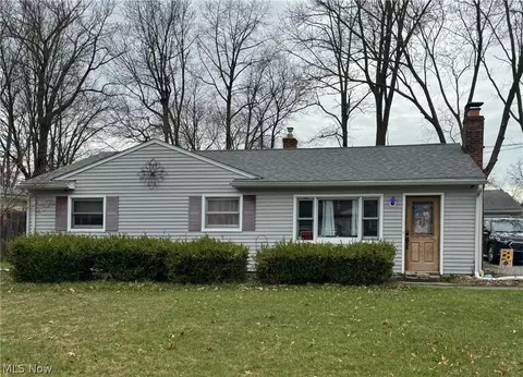 98 Deerfield Dr, Painesville, OH 44077