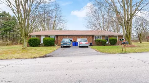 1814 Hudacsek Dr, Mogadore, OH 44260