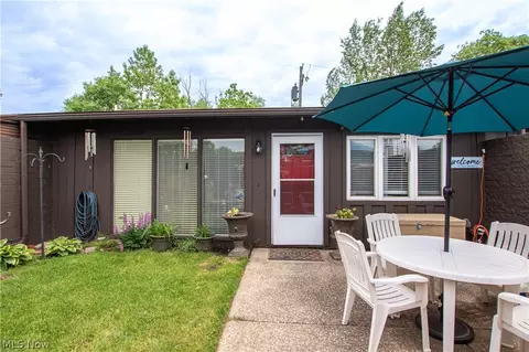 43 Greenfield Ct, Berea, OH 44017