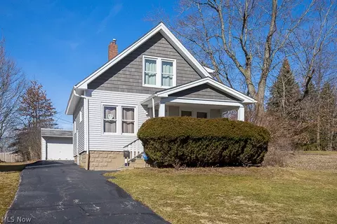 93 Cowles Ave, Bedford, OH 44146
