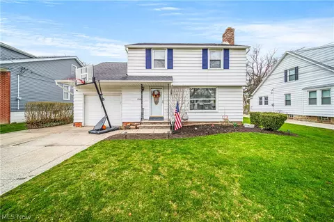 1588 Biltmore Rd, Lyndhurst, OH 44124