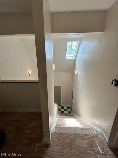 Entry Way - 4005 E Smith Rd, Medina, OH 44256 photo 1 of 2