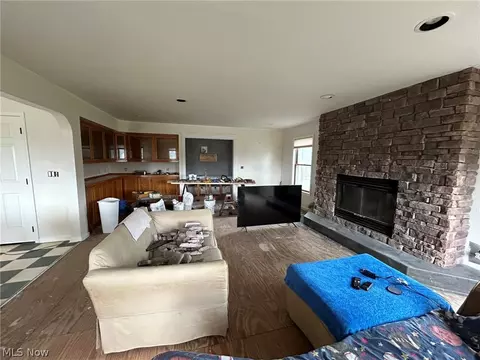 Living - 4005 E Smith Rd, Medina, OH 44256 photo 1 of 3