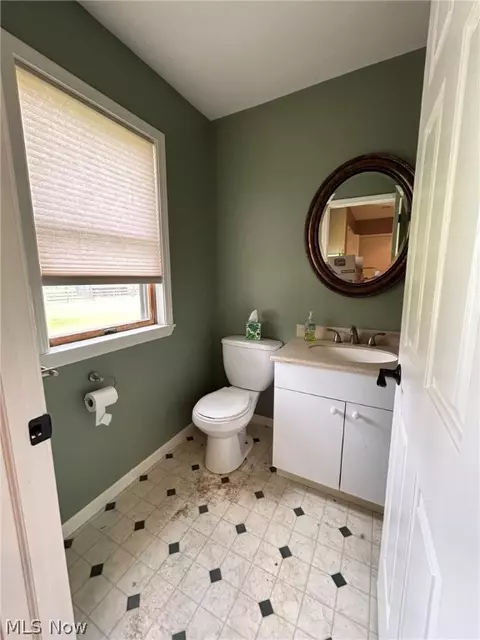 Bath - 4005 E Smith Rd, Medina, OH 44256 photo 3 of 6
