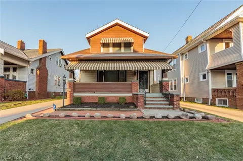 2072 Waterbury Rd, Lakewood, OH 44107