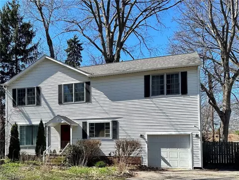 7495 Johnnycake Ridge Rd, Mentor, OH 44060