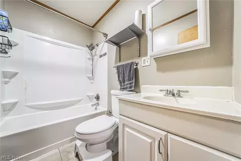 Bath - 812 Clark St, Elyria, OH 44035 photo 1 of 1