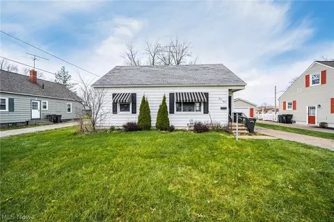 812 Clark St, Elyria, OH 44035