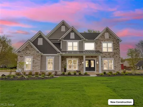 3241 Woodstone Ln #3, Avon, OH 44011